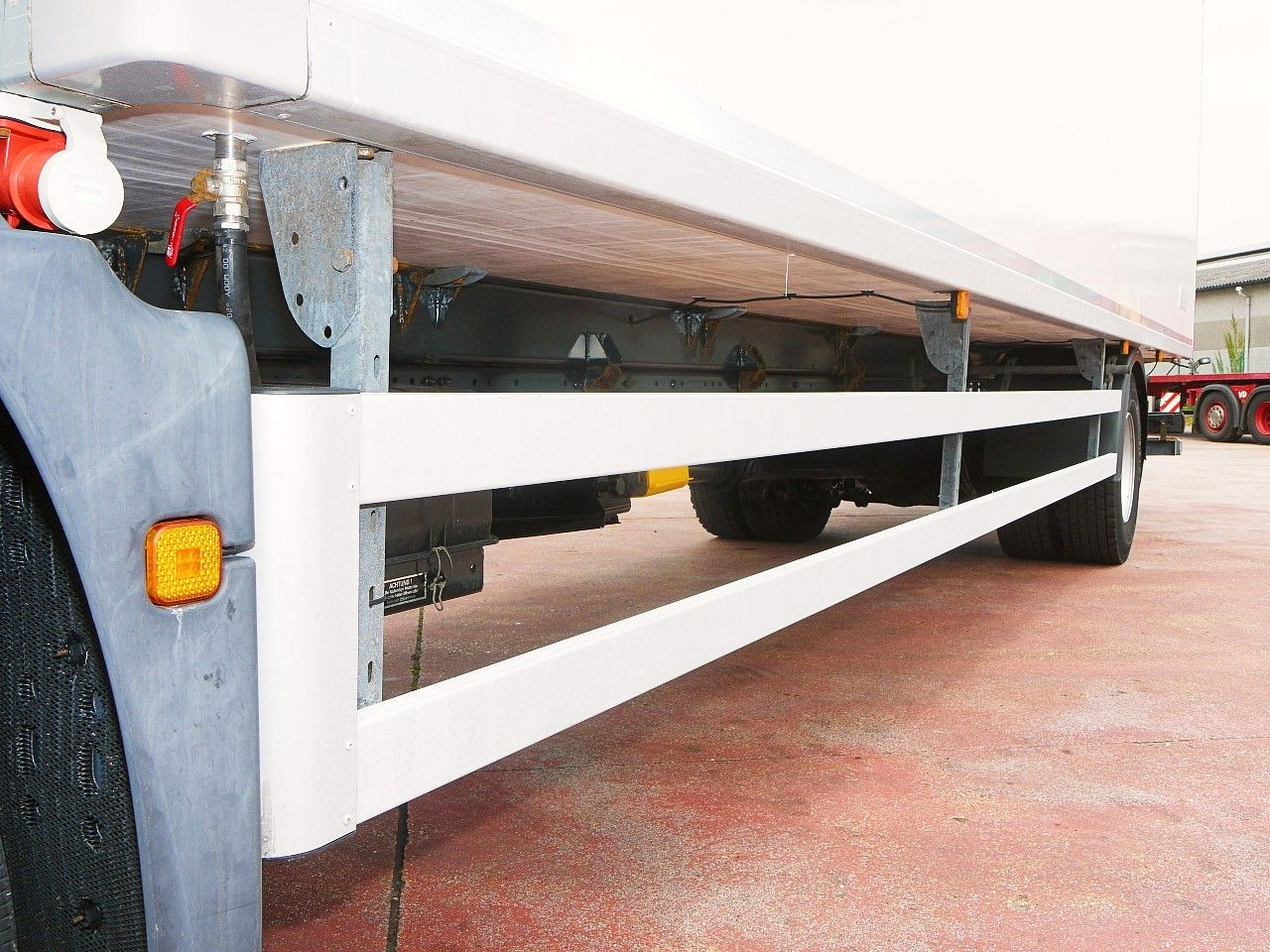 Refrigerator truck MAN TGM 18.250 KUHLKOFFER THERMOKING V800 MT A/C: picture 17 Refrigerator truck MAN TGM 18.250 KUHLKOFFER THERMOKING V800 MT A/C: picture 17