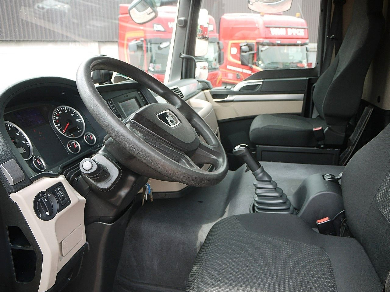 Refrigerator truck MAN TGM 18.250 KUHLKOFFER THERMOKING V800 MT A/C: picture 12 Refrigerator truck MAN TGM 18.250 KUHLKOFFER THERMOKING V800 MT A/C: picture 12