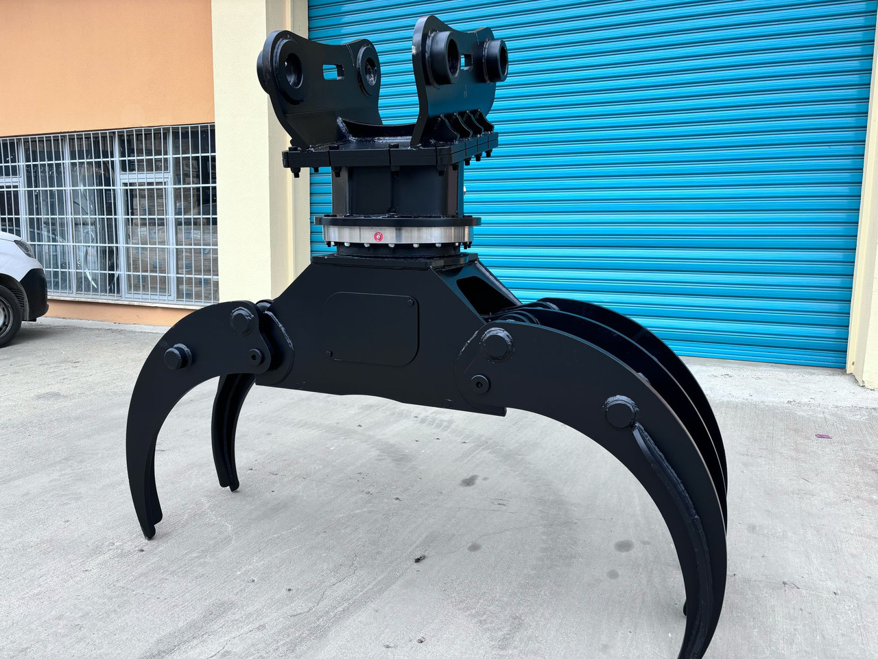 ROCK - STONE GRAPPLE - Grapple for Attachment: picture 5 ROCK - STONE GRAPPLE - Grapple for Attachment: picture 5
