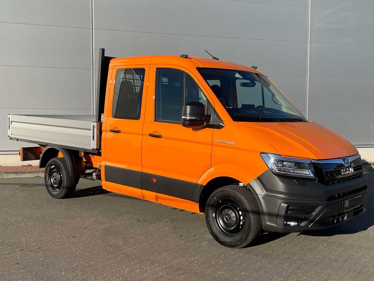 MAN TGE 3.160 Pritsche DOKA MR HECK AHK 3.5t ACC NAV - Flatbed van, Combi van: picture 2 MAN TGE 3.160 Pritsche DOKA MR HECK AHK 3.5t ACC NAV - Flatbed van, Combi van: picture 2