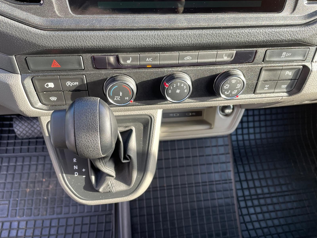 Car MAN TGE 3.180 L3H3 MIXTO 4x4 AUTOM DIFF AHK ACC NAV: picture 21