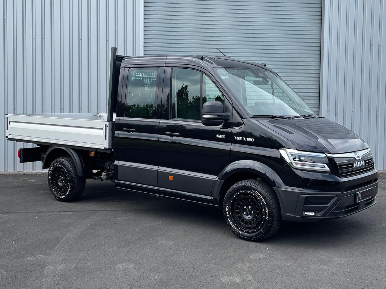 MAN TGE 3.180 Pritsche DOKA MR 4x4 ACC LED DIFF-SPER - Flatbed van, Combi van: picture 2 MAN TGE 3.180 Pritsche DOKA MR 4x4 ACC LED DIFF-SPER - Flatbed van, Combi van: picture 2