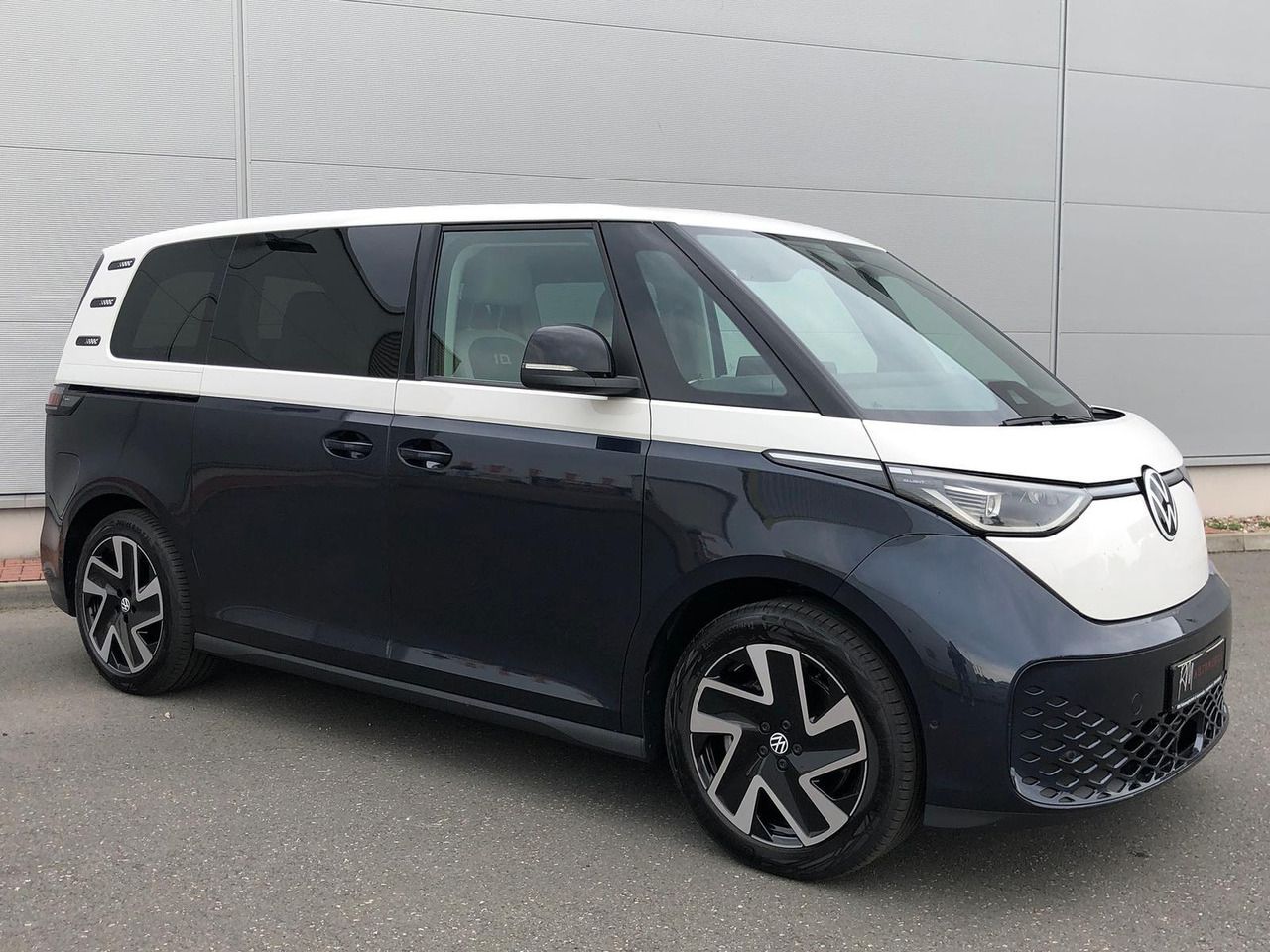 Volkswagen ID. Buzz 150 kW Pro AHK ACC MATRIX LED KEYLESS - Passenger van, Electric van: picture 2 Volkswagen ID. Buzz 150 kW Pro AHK ACC MATRIX LED KEYLESS - Passenger van, Electric van: picture 2
