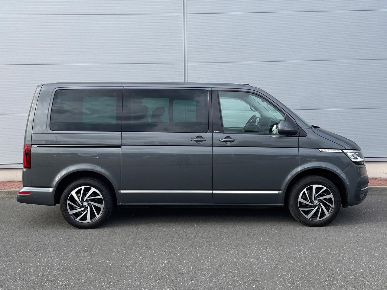 Volkswagen T6.1 Multivan Comfortline 4M ACC KAMERA SITZHZ - Minibus, Passenger van: picture 5 Volkswagen T6.1 Multivan Comfortline 4M ACC KAMERA SITZHZ - Minibus, Passenger van: picture 5