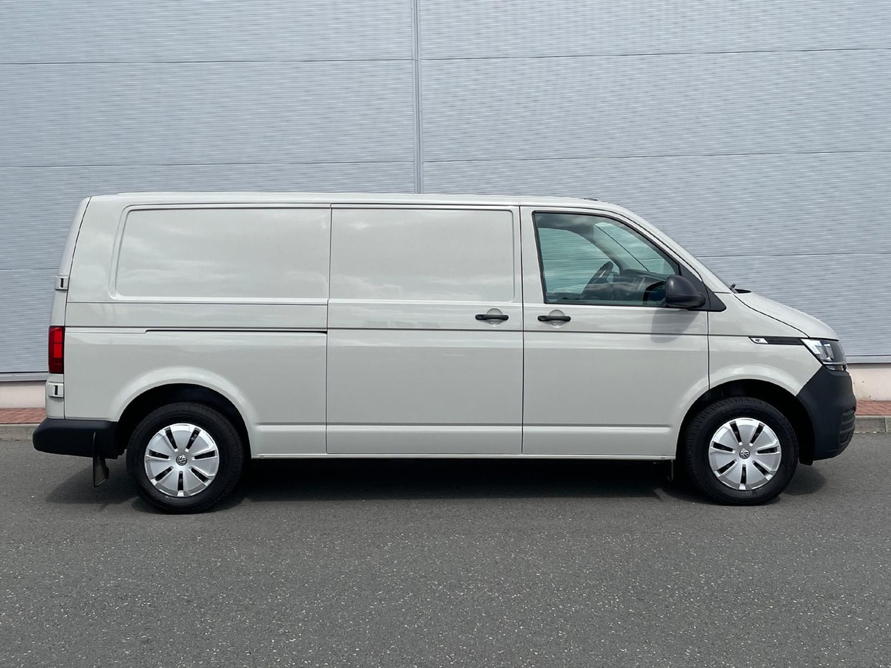 Volkswagen T6.1 Transporter Kasten LR TEMPOMAT KAMERA KLIMA - Passenger van: picture 5 Volkswagen T6.1 Transporter Kasten LR TEMPOMAT KAMERA KLIMA - Passenger van: picture 5