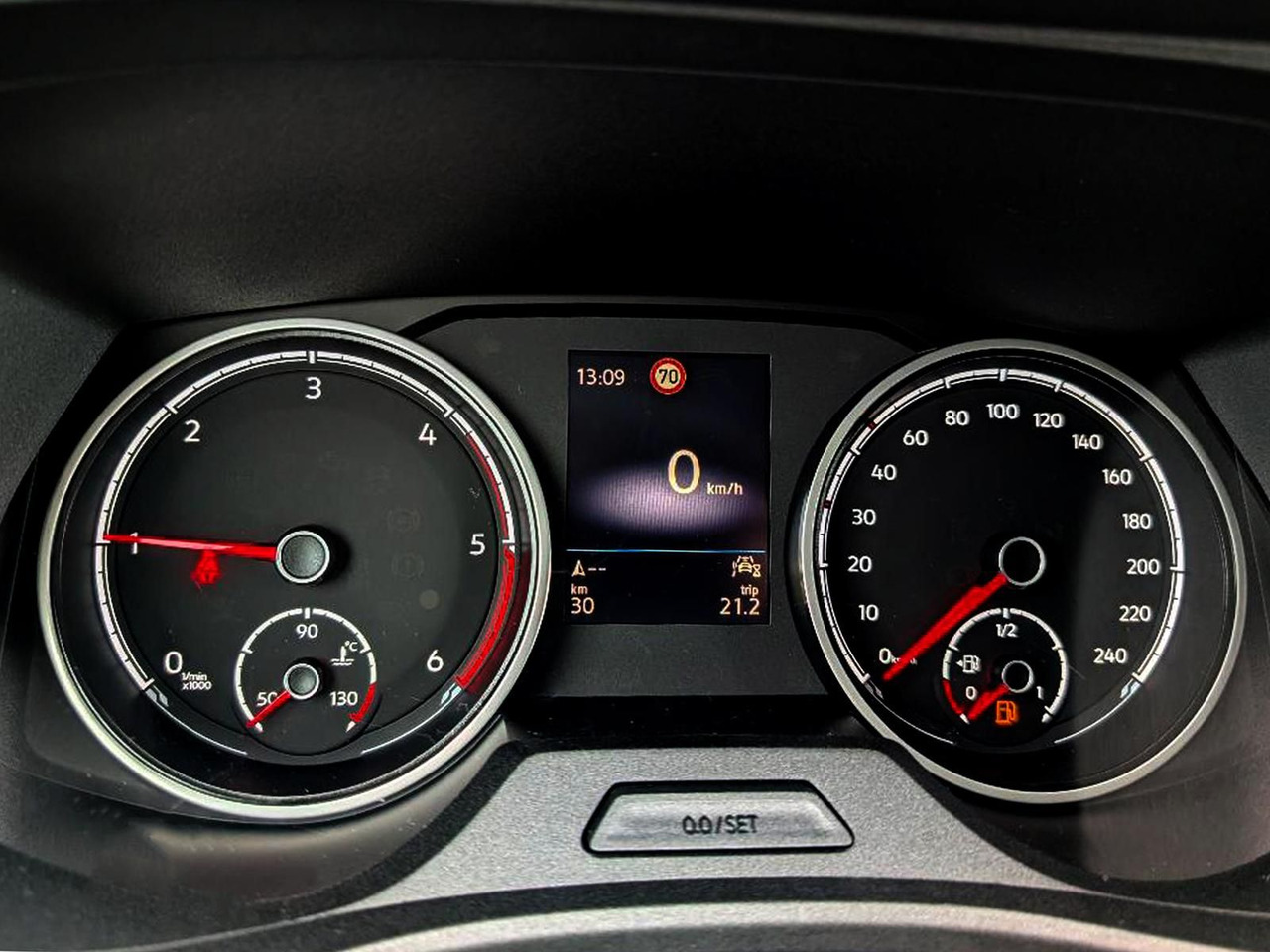 Volkswagen T6.1 Transporter Kombi KR LED STANDHZ ACC NAVI - Passenger van: picture 3 Volkswagen T6.1 Transporter Kombi KR LED STANDHZ ACC NAVI - Passenger van: picture 3