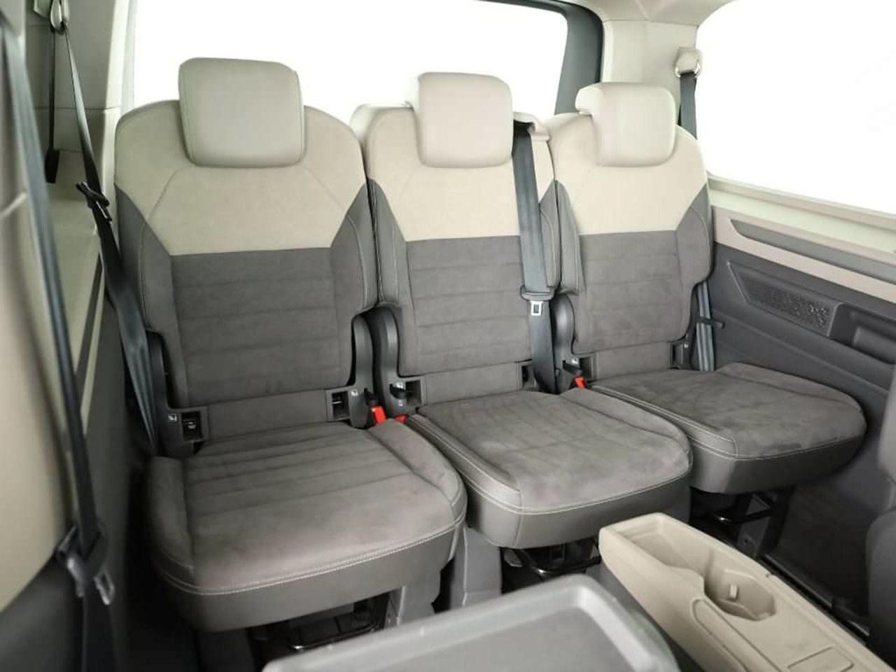 Volkswagen T7 Multivan Life lang Matrix 360° KAMERA Pano - Minibus, Passenger van: picture 4 Volkswagen T7 Multivan Life lang Matrix 360° KAMERA Pano - Minibus, Passenger van: picture 4