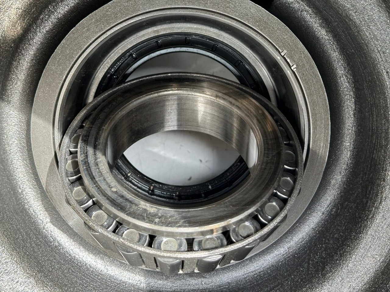 Swing motor for Excavator Liebherr Abtriebswellengehäuse ID-Nr.90015650 - Innenrad ID-Nr.90015651 inkl. beiden Kegelrollenlager ID-Nr.761008503 - ID-Nr.10195527. SAT225/268 - SAT250/278 - SAT250/283. #11501.31885#: picture 13 Swing motor for Excavator Liebherr Abtriebswellengehäuse ID-Nr.90015650 - Innenrad ID-Nr.90015651 inkl. beiden Kegelrollenlager ID-Nr.761008503 - ID-Nr.10195527. SAT225/268 - SAT250/278 - SAT250/283. #11501.31885#: picture 13