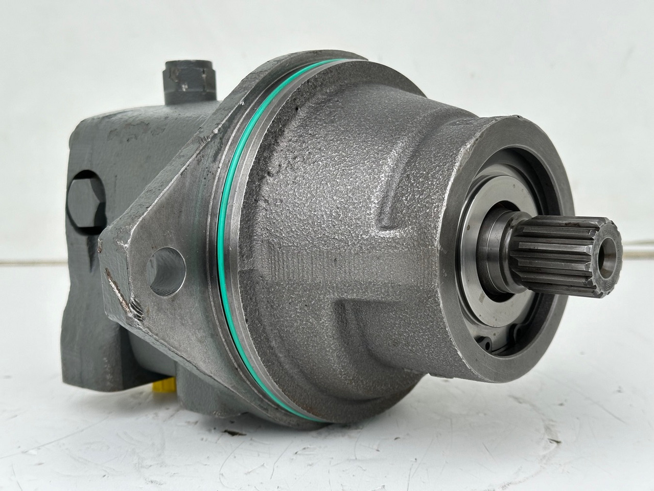 Liebherr Hydraulikeinbaumotor FMF045, ID-Nr.10132702. A924, LH30C, LH30M, LH35M, LH35MT, LH40C, LH40CP, LH40M, LH40MP, LH50CHR, LH50M, LH50MHR, LH50MT. #23.12.01058# - Hydraulic motor for Construction machinery: picture 4 Liebherr Hydraulikeinbaumotor FMF045, ID-Nr.10132702. A924, LH30C, LH30M, LH35M, LH35MT, LH40C, LH40CP, LH40M, LH40MP, LH50CHR, LH50M, LH50MHR, LH50MT. #23.12.01058# - Hydraulic motor for Construction machinery: picture 4