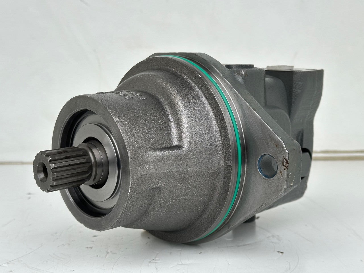 Liebherr Hydraulikeinbaumotor FMF045, ID-Nr.10132702. A924, LH30C, LH30M, LH35M, LH35MT, LH40C, LH40CP, LH40M, LH40MP, LH50CHR, LH50M, LH50MHR, LH50MT. #23.12.01804# - Hydraulic motor for Construction machinery: picture 2 Liebherr Hydraulikeinbaumotor FMF045, ID-Nr.10132702. A924, LH30C, LH30M, LH35M, LH35MT, LH40C, LH40CP, LH40M, LH40MP, LH50CHR, LH50M, LH50MHR, LH50MT. #23.12.01804# - Hydraulic motor for Construction machinery: picture 2