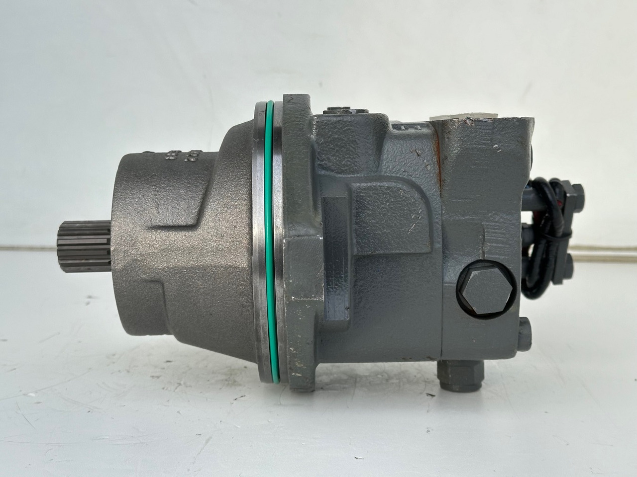 Liebherr Hydraulikeinbaumotor FMF045, ID-Nr.10132702. A924, LH30C, LH30M, LH35M, LH35MT, LH40C, LH40CP, LH40M, LH40MP, LH50CHR, LH50M, LH50MHR, LH50MT. #23.12.01811# - Hydraulic motor for Construction machinery: picture 4 Liebherr Hydraulikeinbaumotor FMF045, ID-Nr.10132702. A924, LH30C, LH30M, LH35M, LH35MT, LH40C, LH40CP, LH40M, LH40MP, LH50CHR, LH50M, LH50MHR, LH50MT. #23.12.01811# - Hydraulic motor for Construction machinery: picture 4