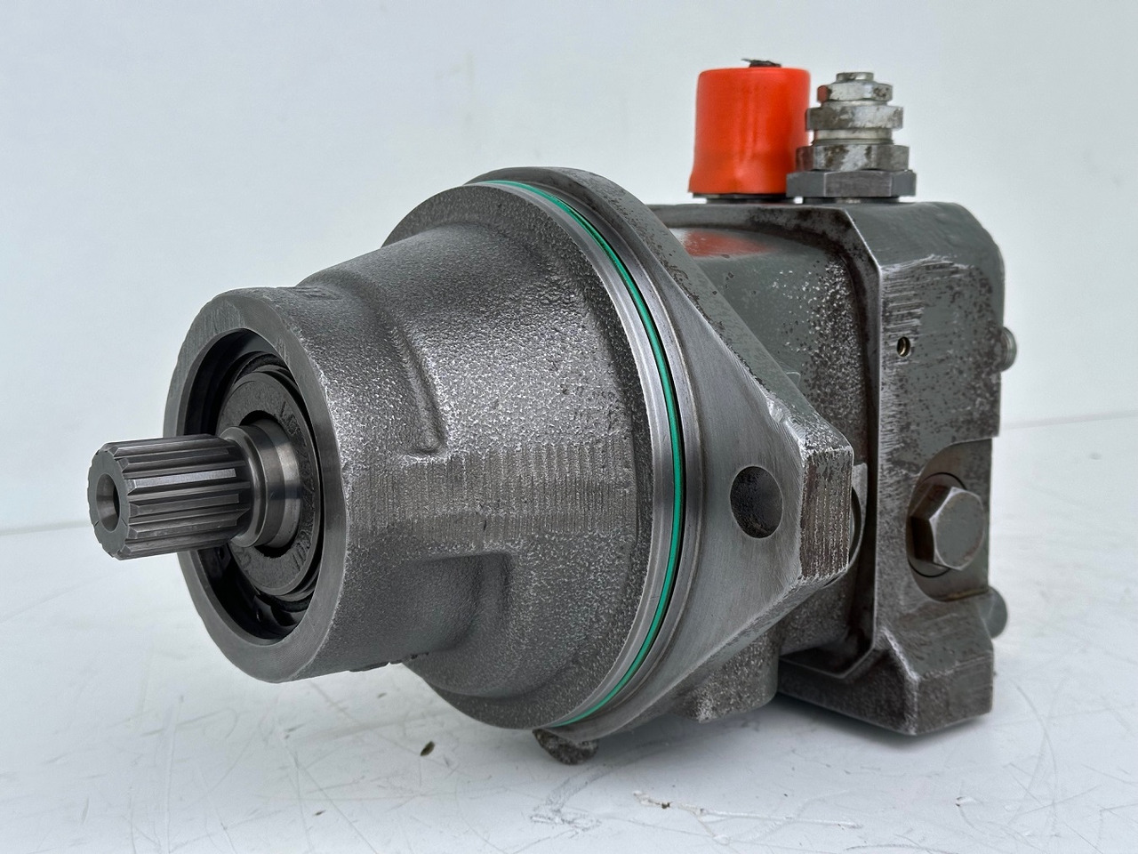 Liebherr Hydraulikeinbaumotor Typ:FMF045. ID-Nr.9075181 - ID-Nr.10125041 - ID-Nr.10125043. A309, A311, A312, A314, A316, A900, A904, A918, R313, R317, R900, R904. #10125043.39905# - Hydraulic motor for Crawler excavator: picture 3 Liebherr Hydraulikeinbaumotor Typ:FMF045. ID-Nr.9075181 - ID-Nr.10125041 - ID-Nr.10125043. A309, A311, A312, A314, A316, A900, A904, A918, R313, R317, R900, R904. #10125043.39905# - Hydraulic motor for Crawler excavator: picture 3