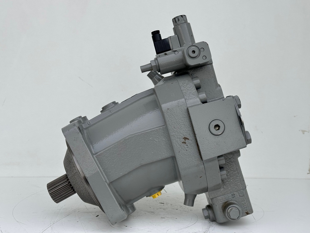 Liebherr Verstellmotor ID-Nr.510240108 - Hydromatik Rexroth Axialkolben-Verstellmotor Typ:A6VM140EP2D/63W-VZB017HB. #24338070# - Hydraulic motor for Crawler crane: picture 5 Liebherr Verstellmotor ID-Nr.510240108 - Hydromatik Rexroth Axialkolben-Verstellmotor Typ:A6VM140EP2D/63W-VZB017HB. #24338070# - Hydraulic motor for Crawler crane: picture 5