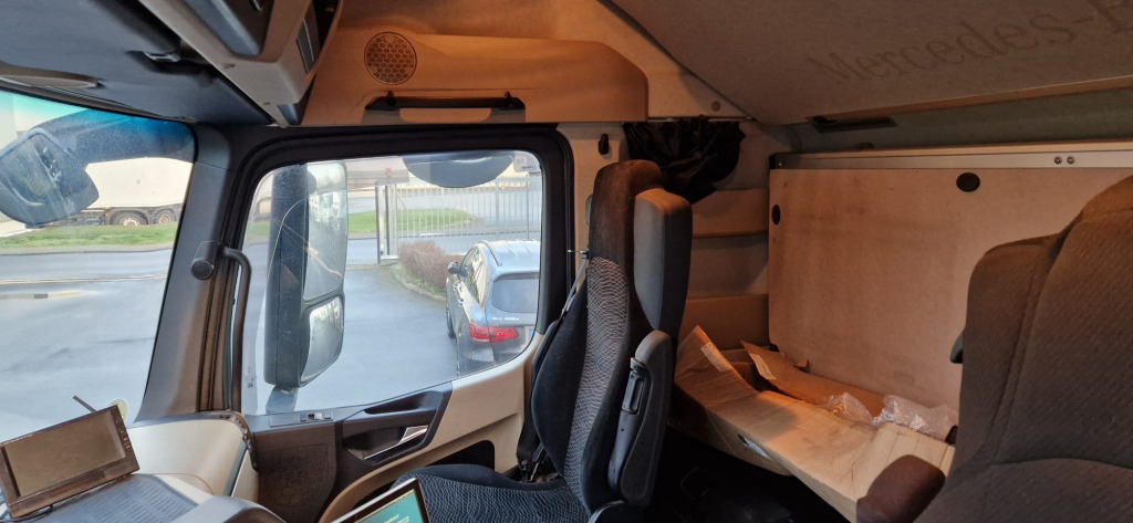 Mercedes Benz Actros 1842 4x2 (Nr. 5952) - Tractor unit: picture 5 Mercedes Benz Actros 1842 4x2 (Nr. 5952) - Tractor unit: picture 5