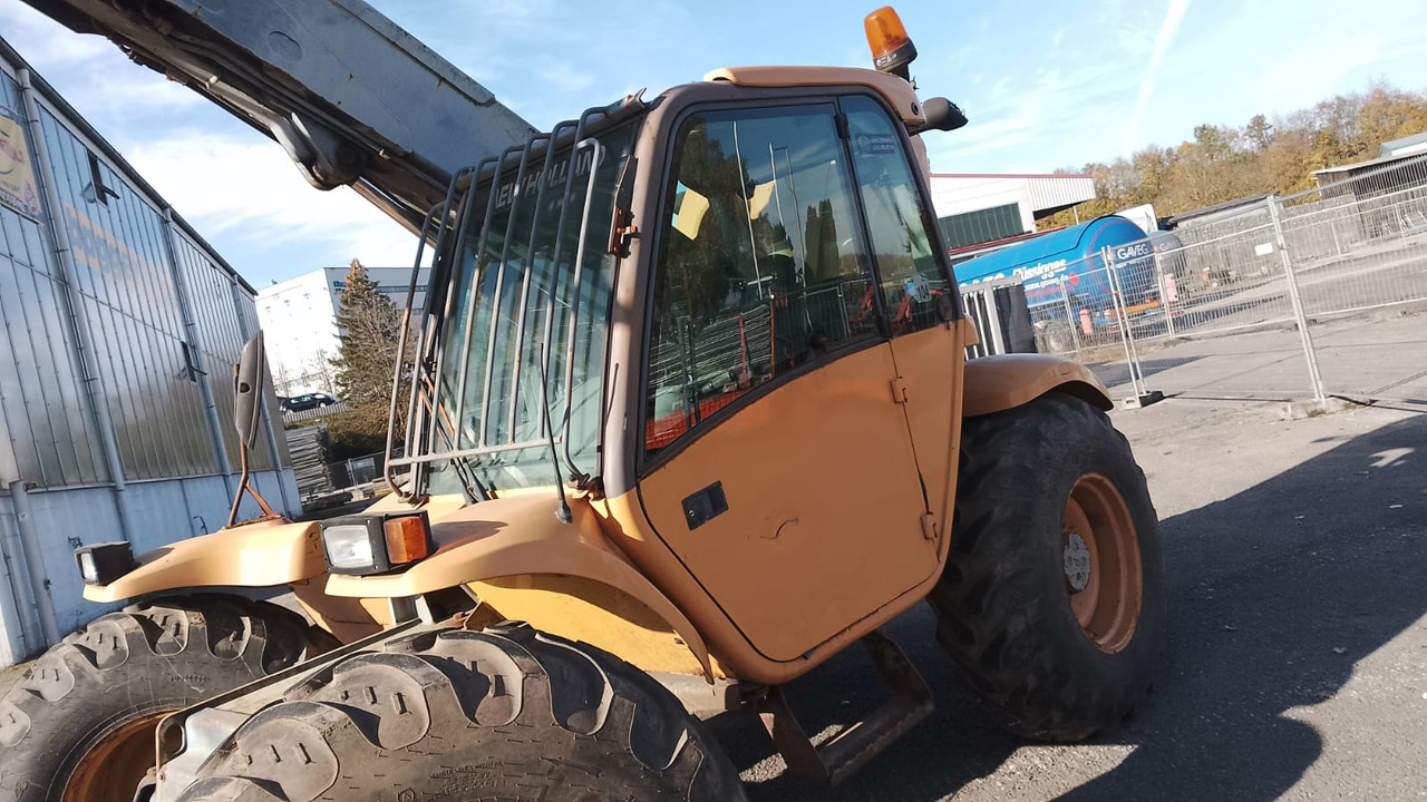 Telescopic wheel loader New Holland LM410 Turbo: picture 7