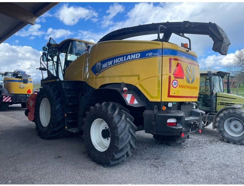 New Holland FR 700 - Forage harvester: picture 4 New Holland FR 700 - Forage harvester: picture 4