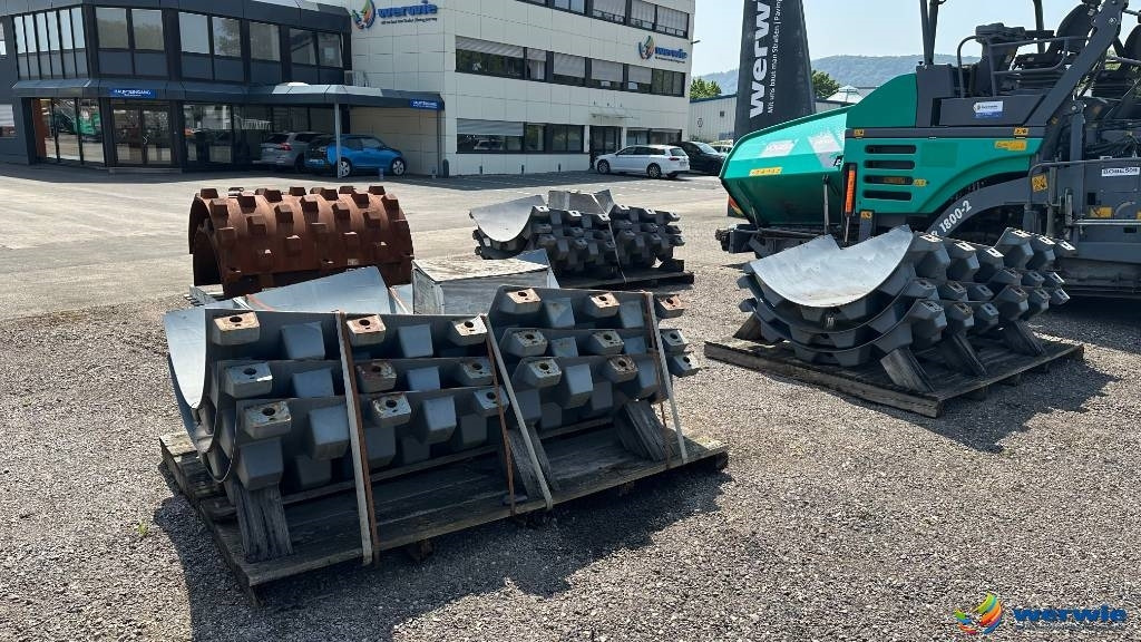 Hamm HAMM + VOLVO Stampffußschalen - Spare parts for Roller: picture 1 Hamm HAMM + VOLVO Stampffußschalen - Spare parts for Roller: picture 1