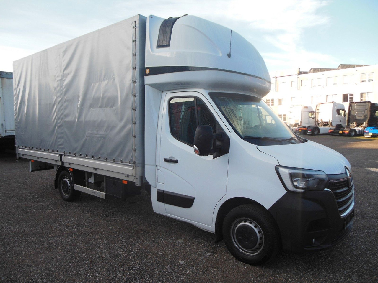 Renault MASTER 2.3 DCI, 10 PALETTEN, LUFT FEDERUNG - Curtain side van: picture 2 Renault MASTER 2.3 DCI, 10 PALETTEN, LUFT FEDERUNG - Curtain side van: picture 2