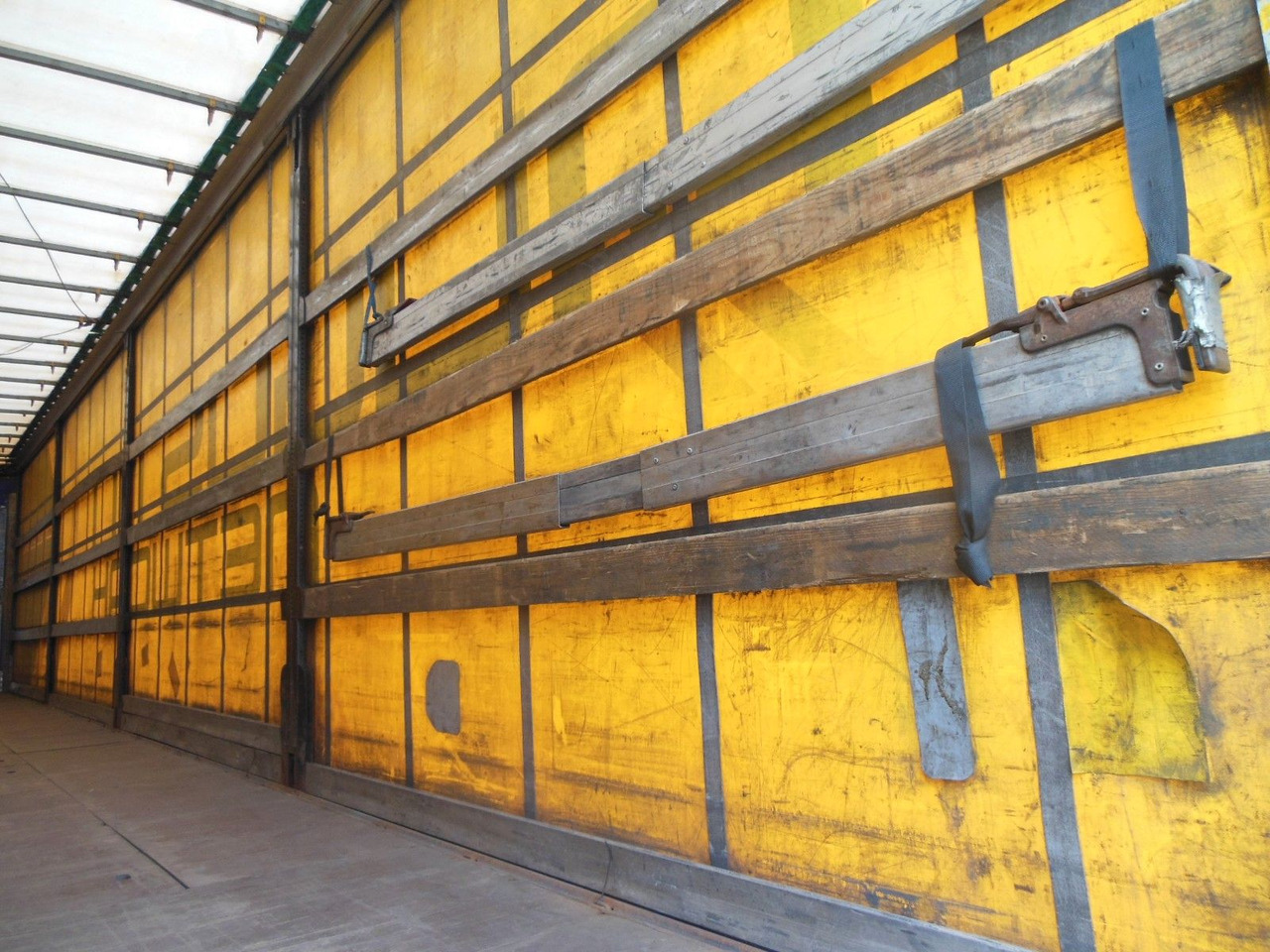 Curtainsider semi-trailer Schwarzmüller W103, COIL MULDE: picture 14