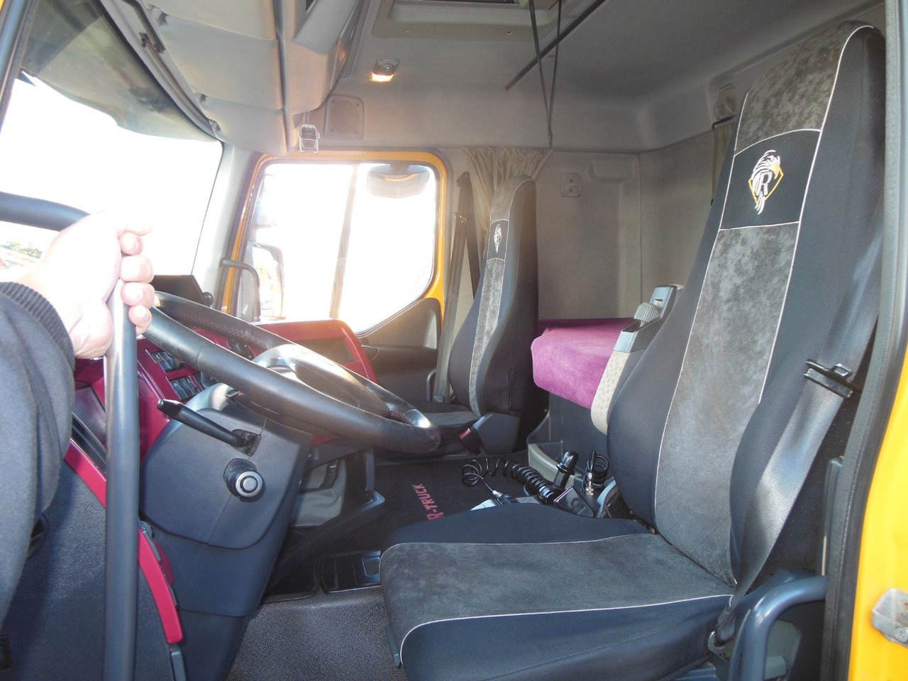 Tractor unit Renault PREMIUM R450.26 DXi,6X4,RETARDER,HYDRAULIK,TOP!!: picture 15 Tractor unit Renault PREMIUM R450.26 DXi,6X4,RETARDER,HYDRAULIK,TOP!!: picture 15