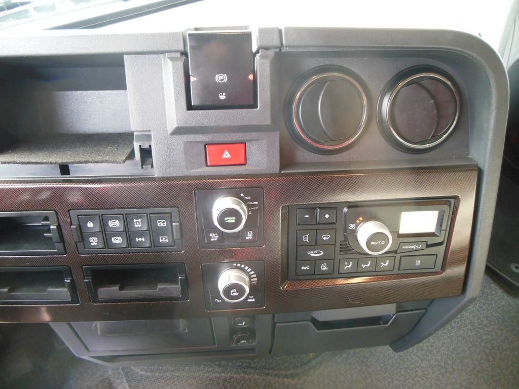 Tractor unit Renault T520 HIGH, COMFORT, LOWDECK, TOP STAND!!: picture 15