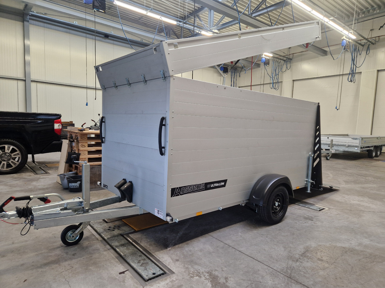 ALUBOXX Deckelanhänger GTB 1500 VT3 Ultra Low 301x151x153cm LED black deal Modell 2025 - Motorcycle trailer: picture 1 ALUBOXX Deckelanhänger GTB 1500 VT3 Ultra Low 301x151x153cm LED black deal Modell 2025 - Motorcycle trailer: picture 1