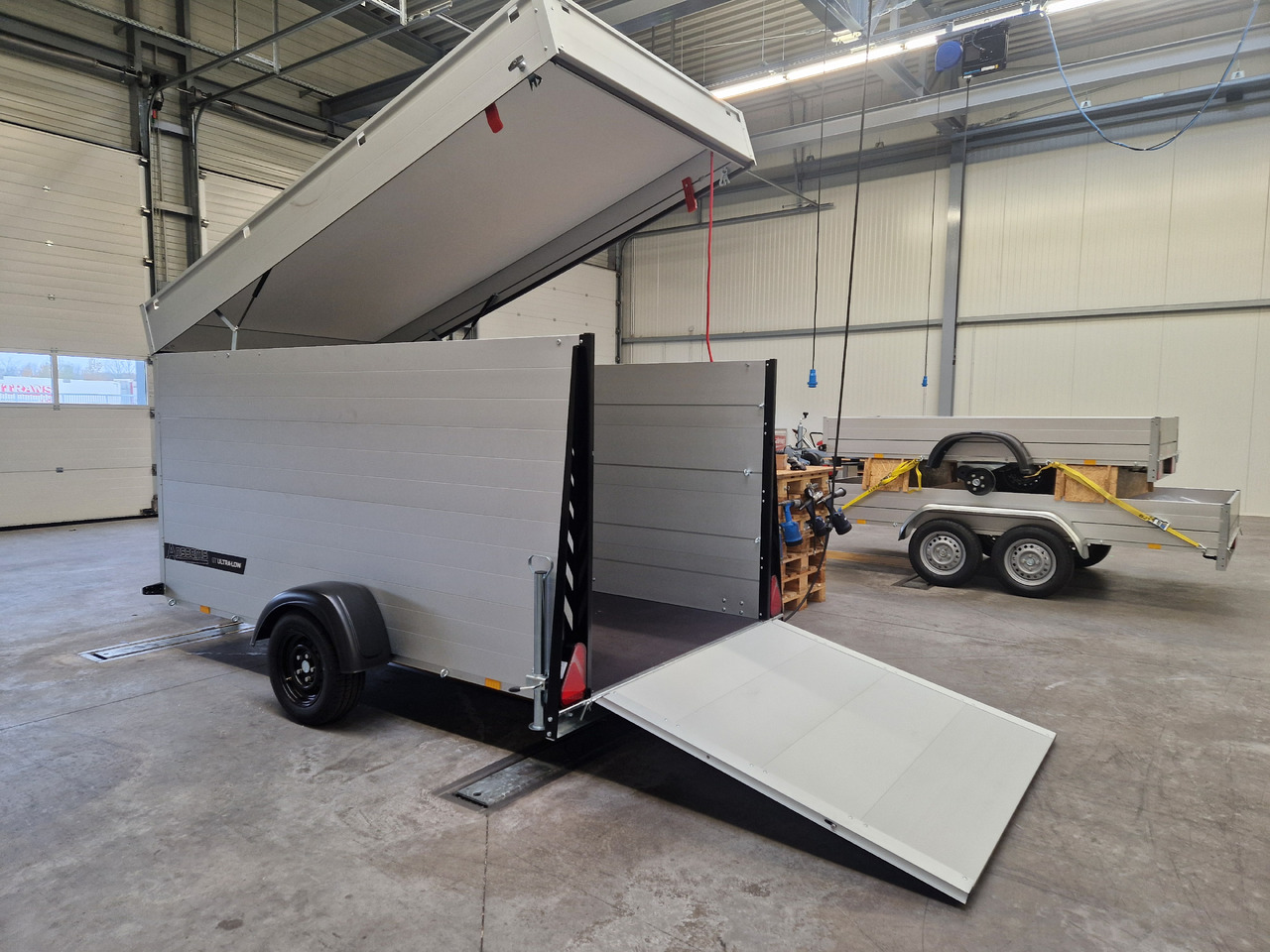 ALUBOXX Deckelanhänger GTB 1500 VT3 Ultra Low 301x151x153cm LED black deal Modell 2025 - Motorcycle trailer: picture 4 ALUBOXX Deckelanhänger GTB 1500 VT3 Ultra Low 301x151x153cm LED black deal Modell 2025 - Motorcycle trailer: picture 4