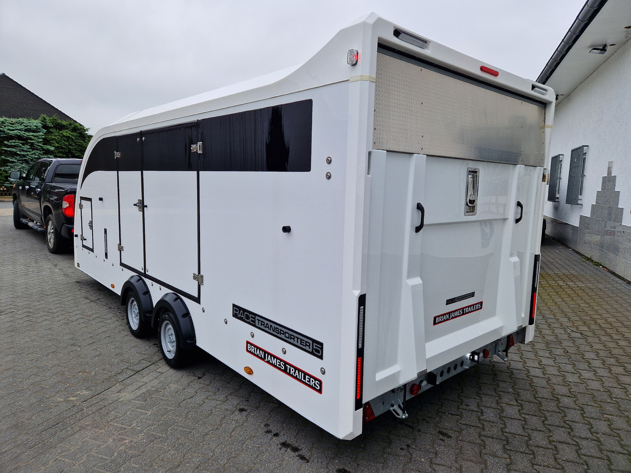 BJT Race Transporter 5 550x212x189cm weiß Lichtpaket Showlicht ASR 3500kg Januar Aktion - Vending trailer: picture 2 BJT Race Transporter 5 550x212x189cm weiß Lichtpaket Showlicht ASR 3500kg Januar Aktion - Vending trailer: picture 2