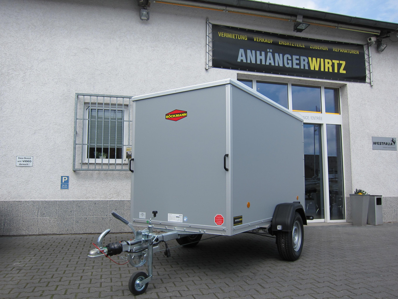 Böckmann Koffer KT 2513/135 251x130x152cm grau (S) 1350kg AKTION Modell 24 - Closed box trailer: picture 1 Böckmann Koffer KT 2513/135 251x130x152cm grau (S) 1350kg AKTION Modell 24 - Closed box trailer: picture 1