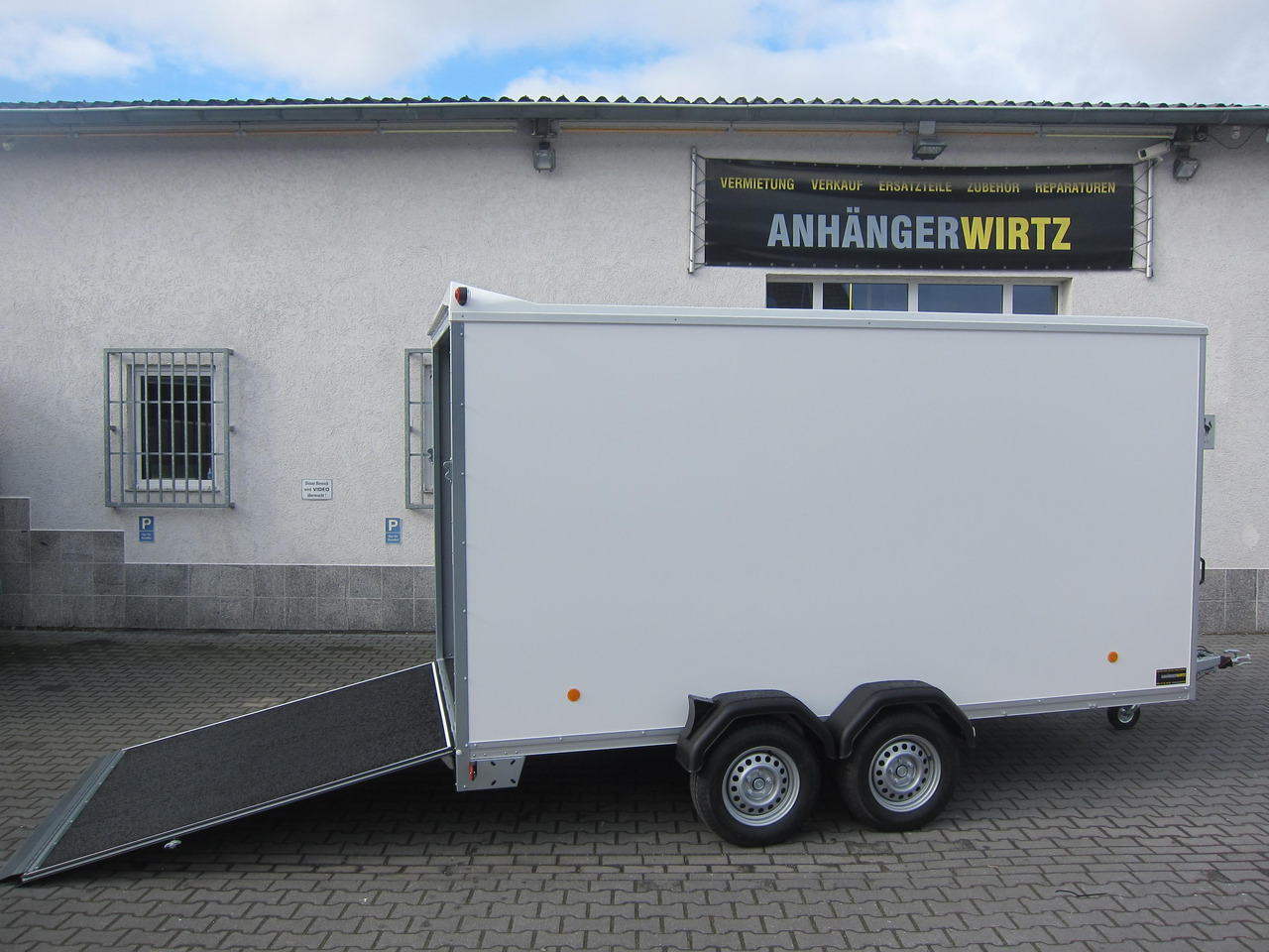 Böckmann Koffer KT 4018/27 H weiß 400x185x200cm +Auffahrrampe (XL) 2700kg - Closed box trailer: picture 1 Böckmann Koffer KT 4018/27 H weiß 400x185x200cm +Auffahrrampe (XL) 2700kg - Closed box trailer: picture 1