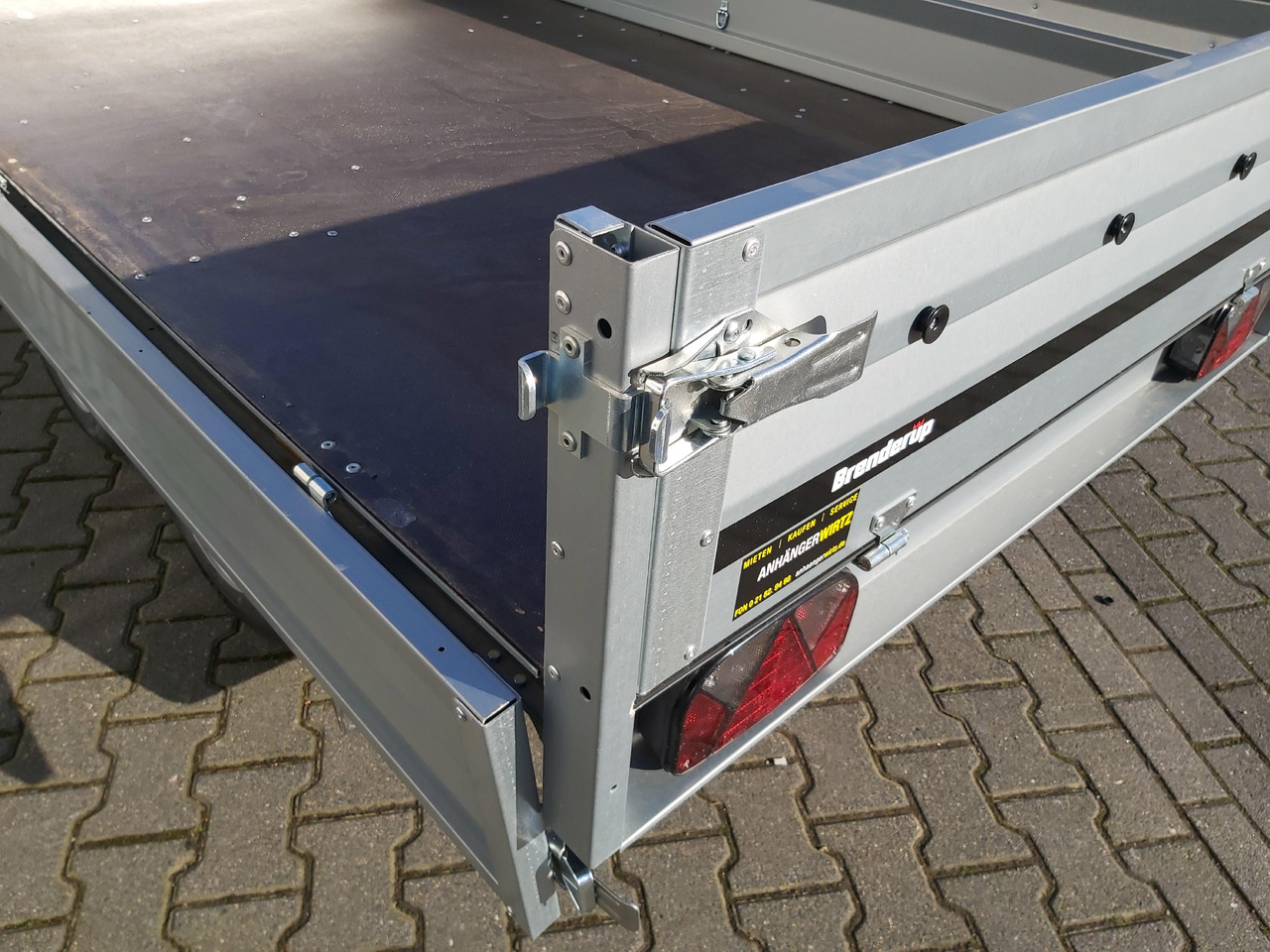 Dropside/ Flatbed trailer Brenderup 3251 STU 750 250x142x35cm Tandemachse 13" (S) 750kg: picture 8 Dropside/ Flatbed trailer Brenderup 3251 STU 750 250x142x35cm Tandemachse 13" (S) 750kg: picture 8