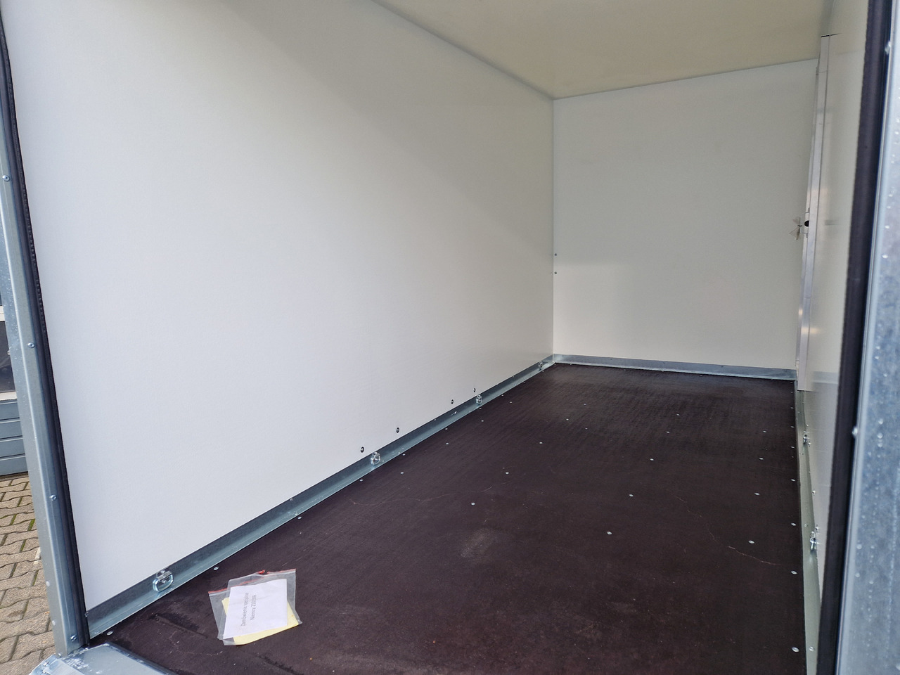 Brenderup Cargo Dynamic CD350 TB R ST 350x155x185cm Heckrampe Seitentür Wabenwände (L) 2500kg - Motorcycle trailer: picture 5 Brenderup Cargo Dynamic CD350 TB R ST 350x155x185cm Heckrampe Seitentür Wabenwände (L) 2500kg - Motorcycle trailer: picture 5