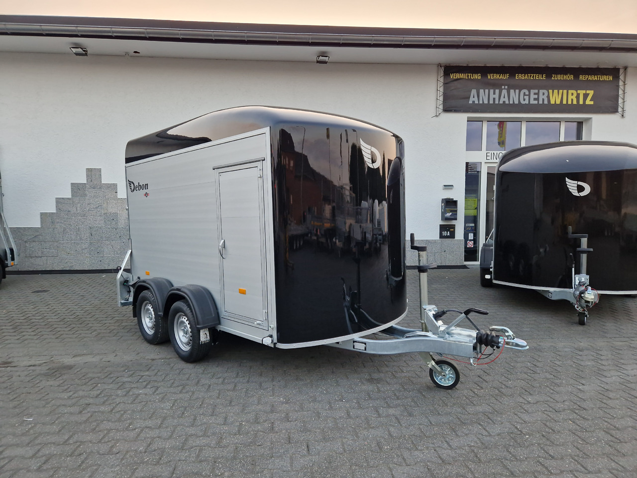 Cargo Roadster 500 312x167x199cm Alu Poly black Seitentür 100km/H Pullman 2000kg Sommer Aktion 2025 - Closed box trailer: picture 4 Cargo Roadster 500 312x167x199cm Alu Poly black Seitentür 100km/H Pullman 2000kg Sommer Aktion 2025 - Closed box trailer: picture 4