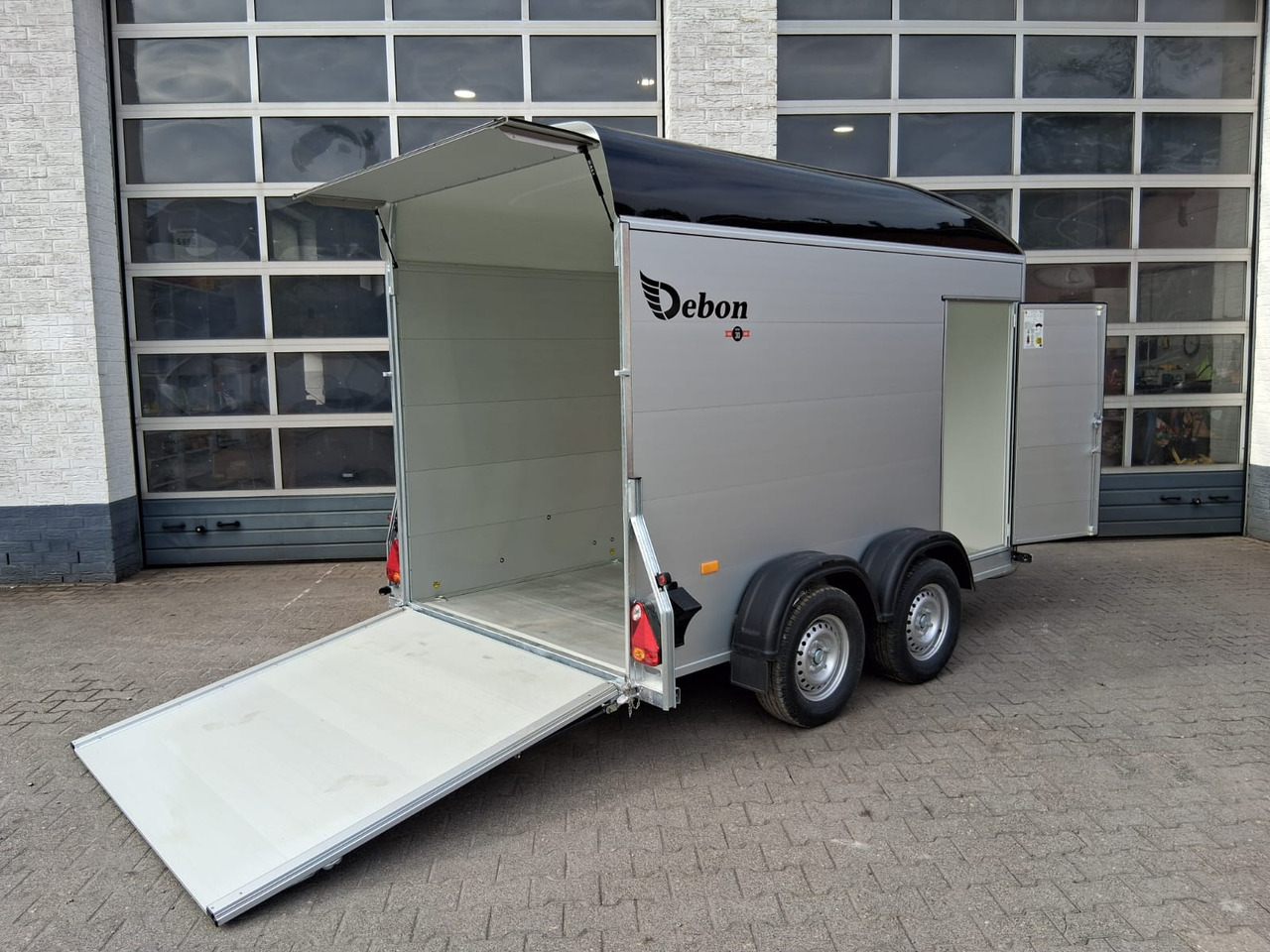Cargo Roadster 500 312x167x199cm Alu Poly black Seitentür 100km/H Pullman 2000kg Sommer Aktion 2025 - Closed box trailer: picture 5 Cargo Roadster 500 312x167x199cm Alu Poly black Seitentür 100km/H Pullman 2000kg Sommer Aktion 2025 - Closed box trailer: picture 5
