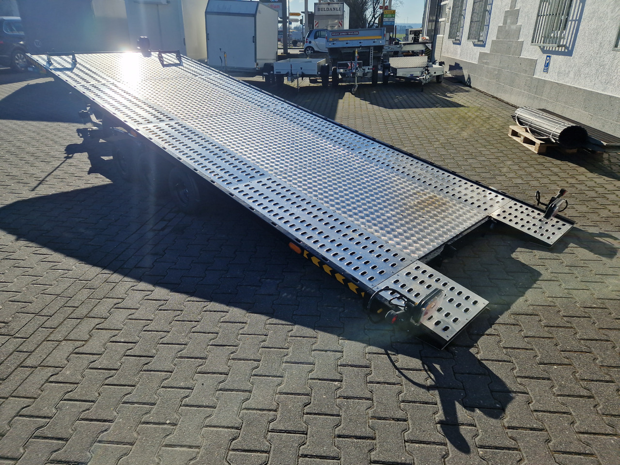 Cartrailer Expert 3560 easyload black 600x216cm hydr. kippbar Premium black Tridem 10" 100kmH 3500kg - Autotransporter trailer: picture 2 Cartrailer Expert 3560 easyload black 600x216cm hydr. kippbar Premium black Tridem 10" 100kmH 3500kg - Autotransporter trailer: picture 2