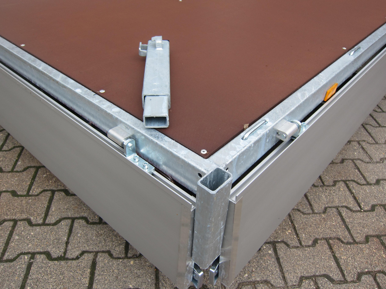 Car trailer Hochlader 310x160x30cm Lfh: 56cm 10" niedrig Fahrwerk (M) 1350kg: picture 6