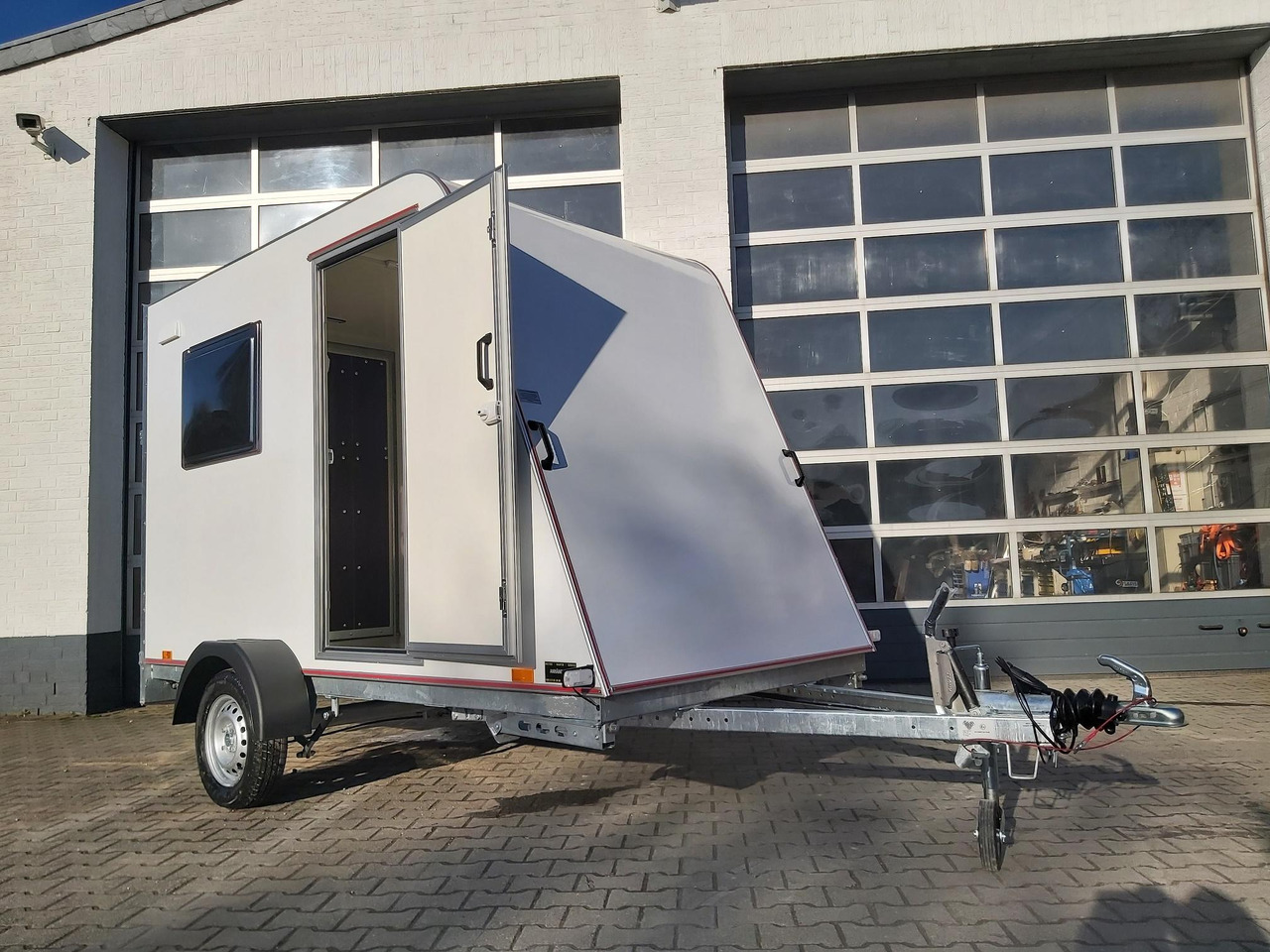 Kargo Camp TFS S Midi+ 320x150x180cm aero Seitentür Rampe Fenster+ 230V 12V 750kg Bremse 100km/H - Caravan: picture 2 Kargo Camp TFS S Midi+ 320x150x180cm aero Seitentür Rampe Fenster+ 230V 12V 750kg Bremse 100km/H - Caravan: picture 2