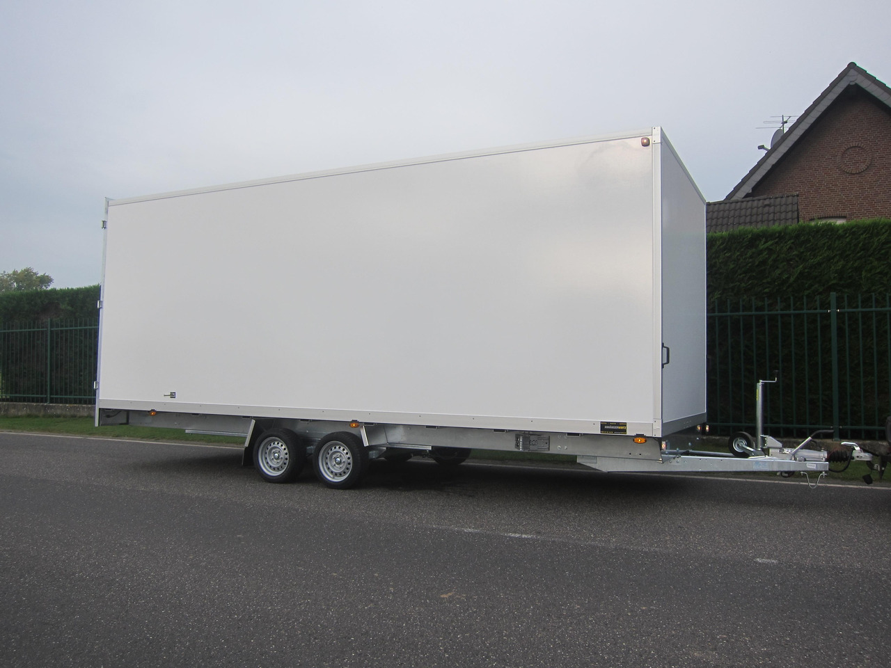 Kofferanhänger AZHLC 3560/244 S40 601x244x225cm 13" (XXXL) 3500kg - Closed box trailer: picture 4 Kofferanhänger AZHLC 3560/244 S40 601x244x225cm 13" (XXXL) 3500kg - Closed box trailer: picture 4