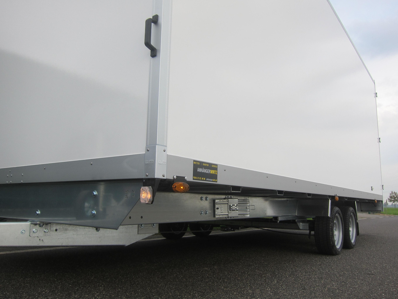 Kofferanhänger AZHLC 3560/244 S40 601x244x225cm 13" (XXXL) 3500kg - Closed box trailer: picture 2 Kofferanhänger AZHLC 3560/244 S40 601x244x225cm 13" (XXXL) 3500kg - Closed box trailer: picture 2