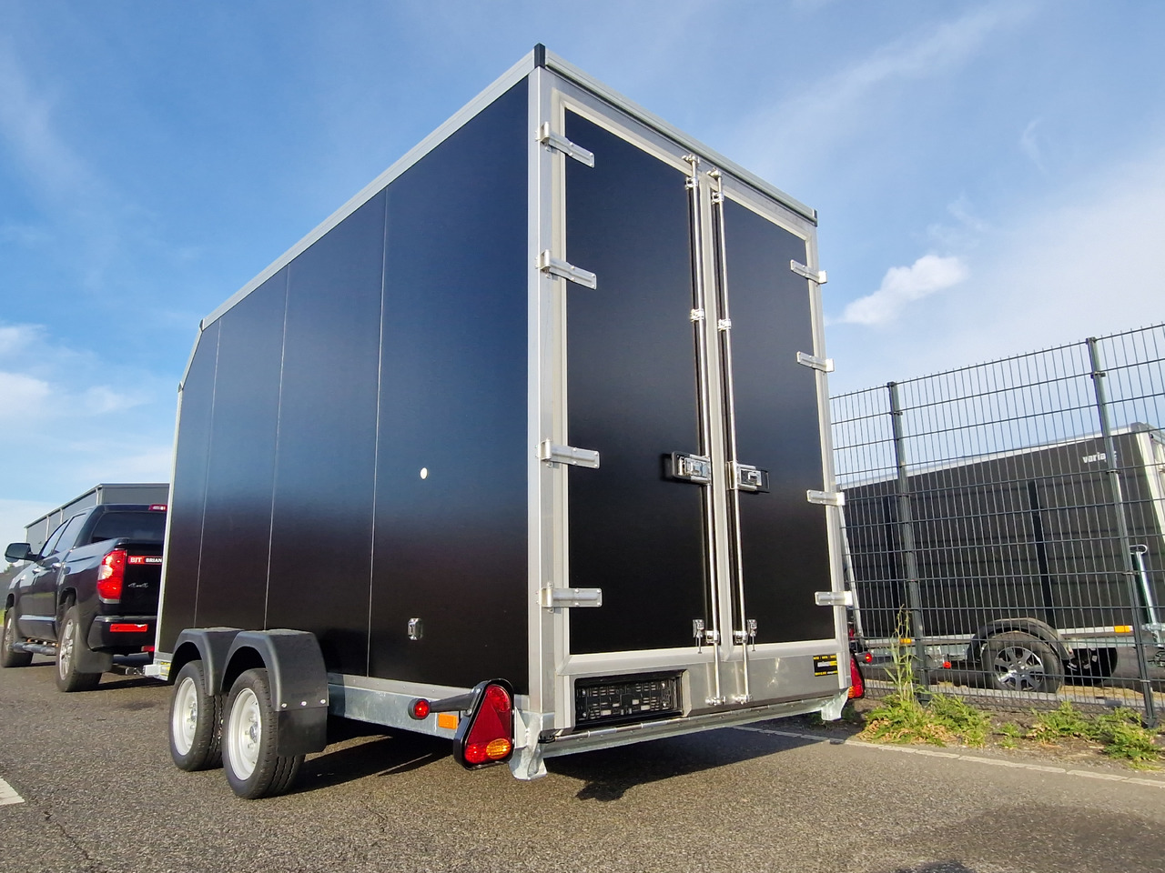 Kofferanhänger EasyLift L+ 3500 350x163x230cm black aerodynamisch 3500kg - Plant trailer: picture 5 Kofferanhänger EasyLift L+ 3500 350x163x230cm black aerodynamisch 3500kg - Plant trailer: picture 5