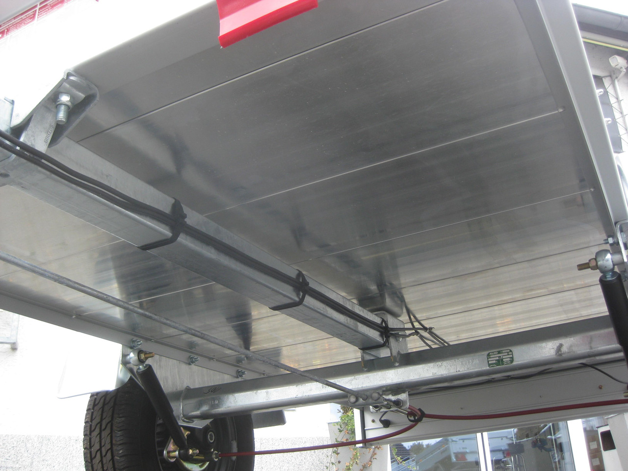 PKW Anhänger Koch Aluline+ B1000 205x105x40cm ALUBODEN (XS) 1000kg 100km/H Januar Online - Car trailer: picture 2 PKW Anhänger Koch Aluline+ B1000 205x105x40cm ALUBODEN (XS) 1000kg 100km/H Januar Online - Car trailer: picture 2