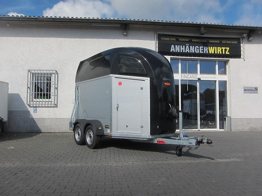 Pferdeanhänger Böckmann Champion R Sattelkammer blackline 2400kg CFF+ 100 km/H Modell 25 - Horse trailer: picture 2 Pferdeanhänger Böckmann Champion R Sattelkammer blackline 2400kg CFF+ 100 km/H Modell 25 - Horse trailer: picture 2