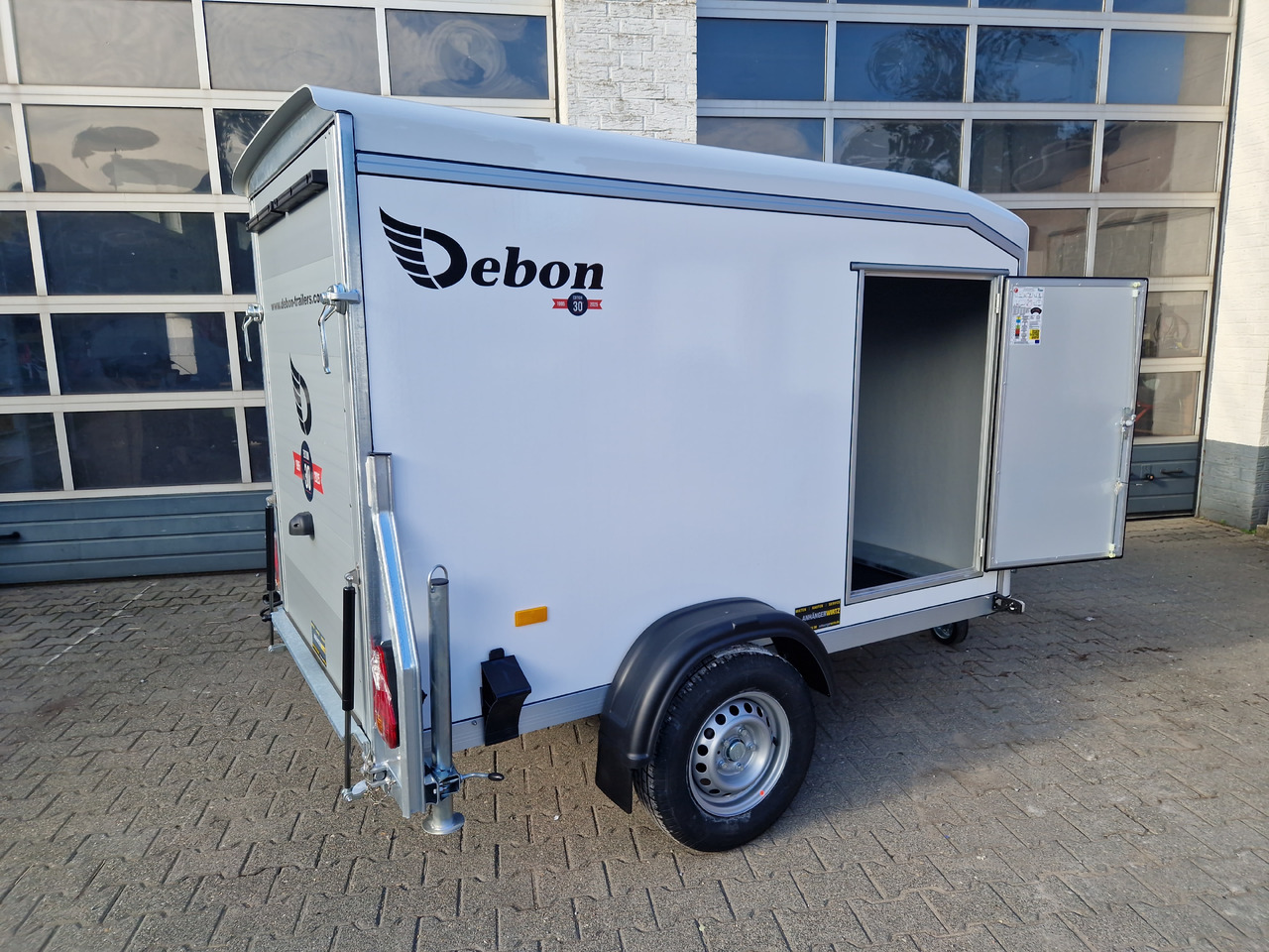 Roadster Sport C255 252x125x154cm aero Sandwich Poly weiß Seitentür Rampekombi (S) 1300kg - Closed box trailer: picture 5 Roadster Sport C255 252x125x154cm aero Sandwich Poly weiß Seitentür Rampekombi (S) 1300kg - Closed box trailer: picture 5