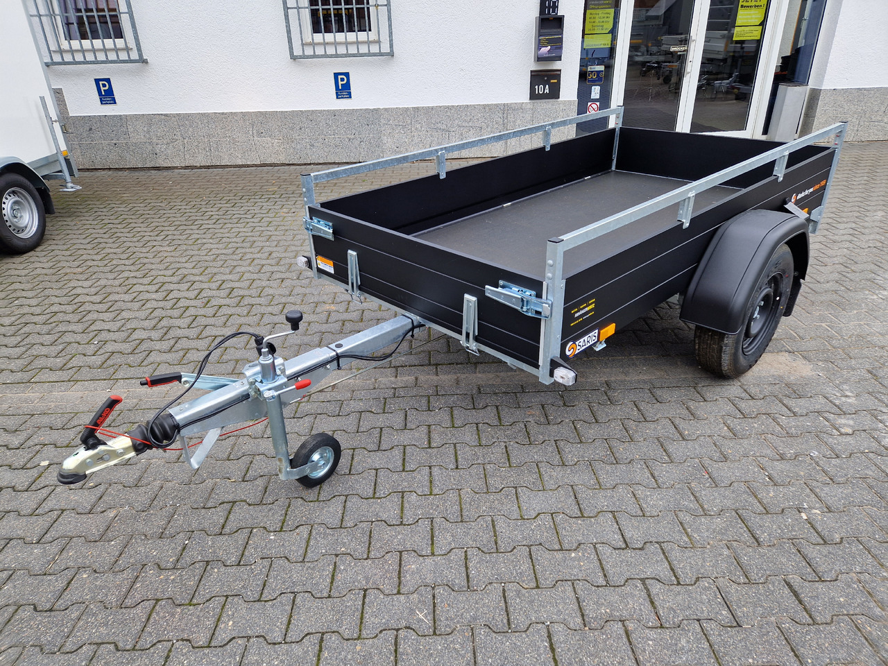 Saris Anhänger DV135 McAlu Pro MP 255x133x44cm black klappbare Vorderwand 1350kg - Car trailer: picture 1 Saris Anhänger DV135 McAlu Pro MP 255x133x44cm black klappbare Vorderwand 1350kg - Car trailer: picture 1