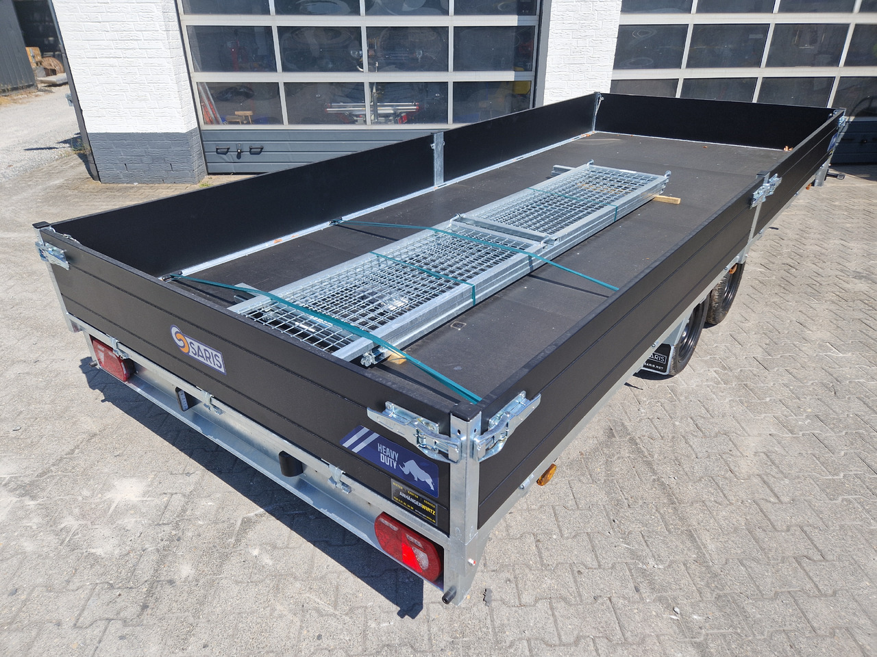 Saris PL HD 506 204 3500 2 506x204x35cm heavy duty black LED Licht (XXL) 3500kg - Dropside/ Flatbed trailer: picture 4 Saris PL HD 506 204 3500 2 506x204x35cm heavy duty black LED Licht (XXL) 3500kg - Dropside/ Flatbed trailer: picture 4