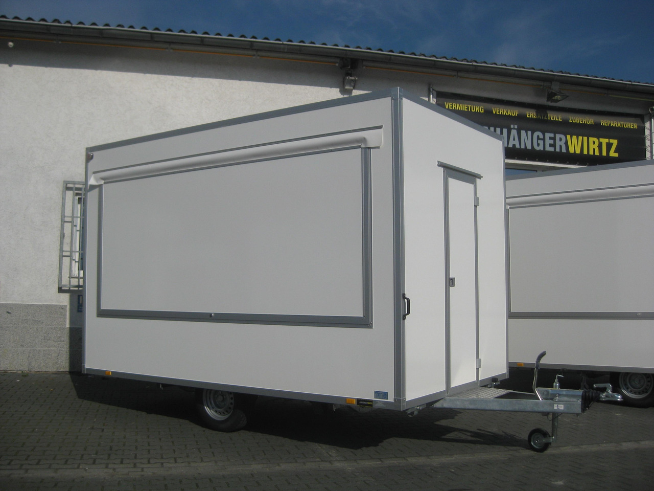 Verkaufsanhänger VKE 1337/206 370cm 2 Verkaufsklappen Tür vorn Multi Leerwagen (L) 1300 kg - Vending trailer: picture 5 Verkaufsanhänger VKE 1337/206 370cm 2 Verkaufsklappen Tür vorn Multi Leerwagen (L) 1300 kg - Vending trailer: picture 5