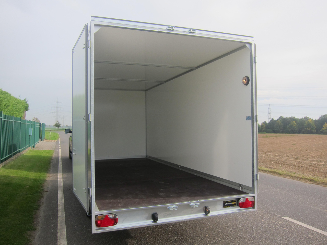 Closed box trailer WM Meyer Kofferanhänger AZHLC 2750/210 S40 501x210x205cm niedrig Fahrgestell 13" (XXL) 2700kg: picture 7