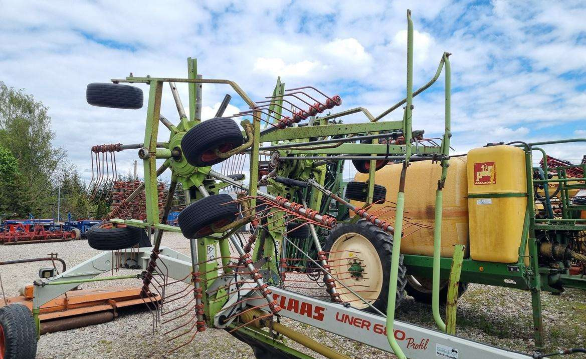 Claas Liner 680 - Tedder/ Rake: picture 1 Claas Liner 680 - Tedder/ Rake: picture 1