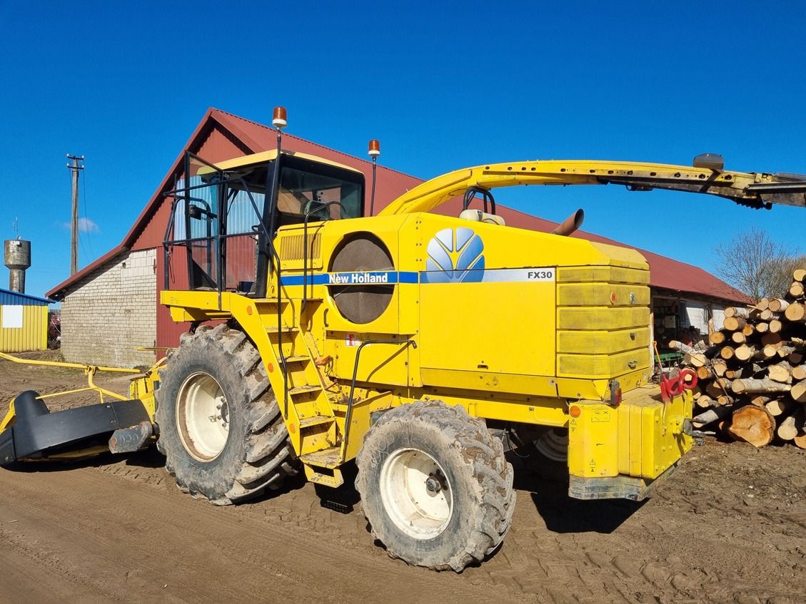 NEW HOLLAND FX 30 - Forage harvester: picture 3 NEW HOLLAND FX 30 - Forage harvester: picture 3