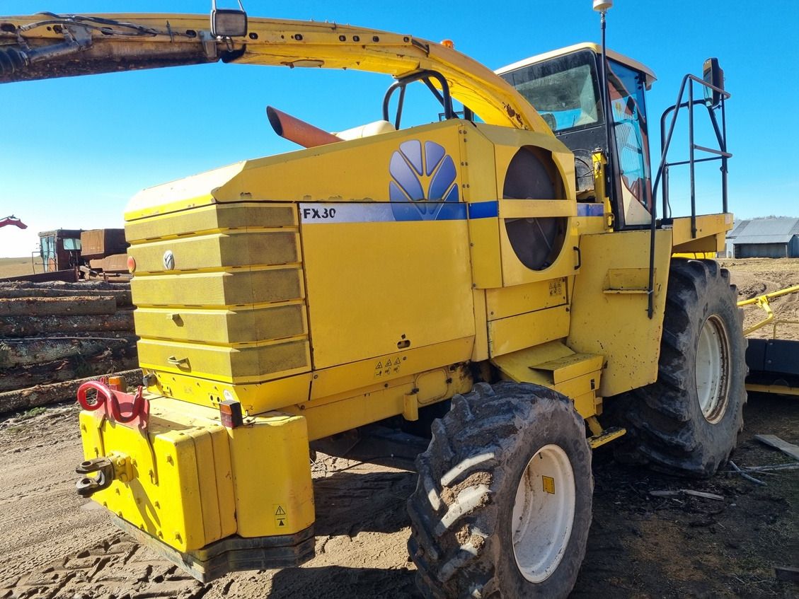 NEW HOLLAND FX 30 - Forage harvester: picture 5 NEW HOLLAND FX 30 - Forage harvester: picture 5